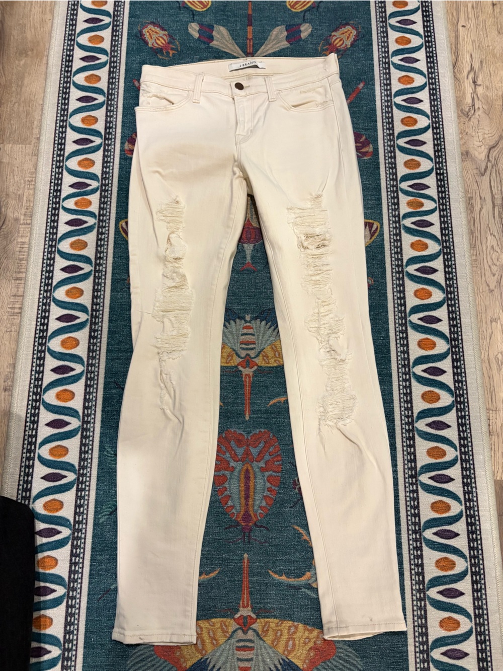 J Brand Ivory Distressed Skinny Jeans Divo